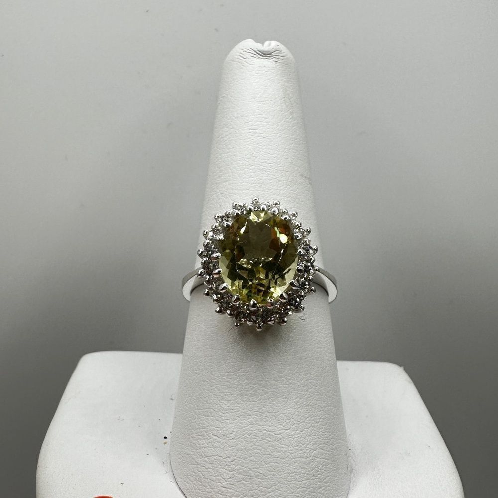 NWOT 9x11mm oval cut Lemon Quartz‎ w/ halo of cz diamonds, set in 925 ring!